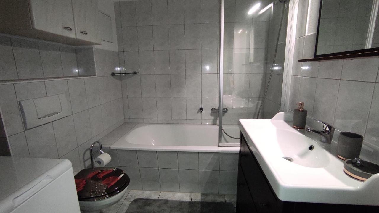 Ferienwohnung Cottbuser City Exteriör bild